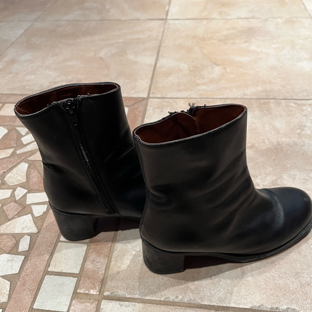 Sleek Black Ankle leather Booties